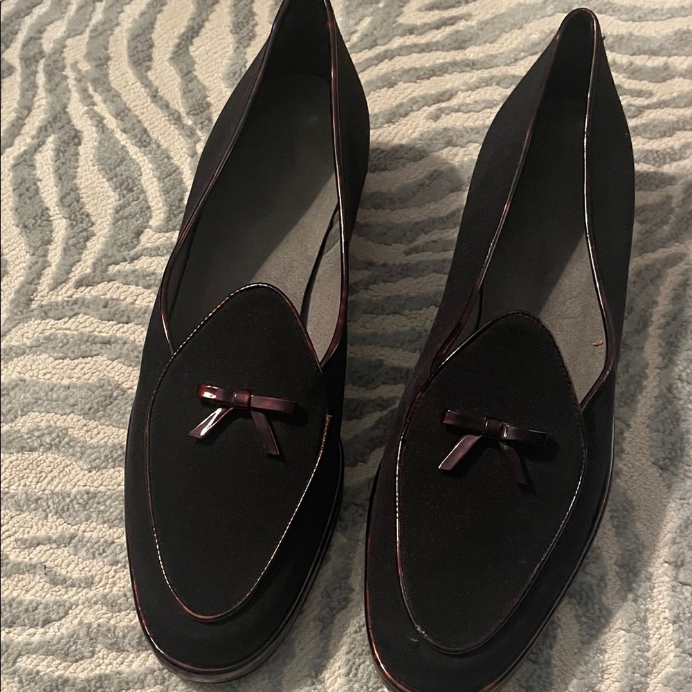 Elegant Black Belgian Loafers with Bow Accent